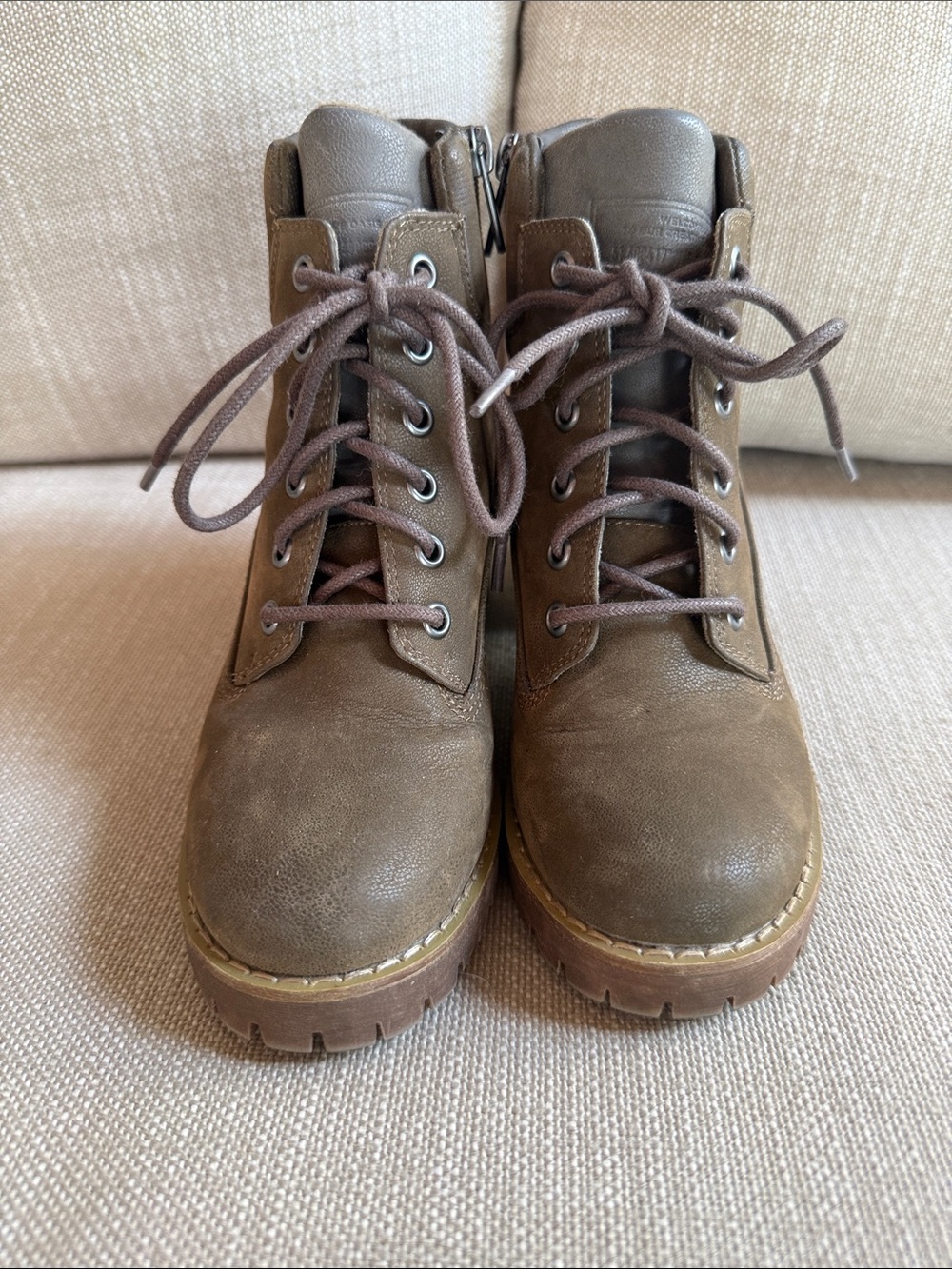 Crown Vintage Brown Lace-Up Ankle Boots